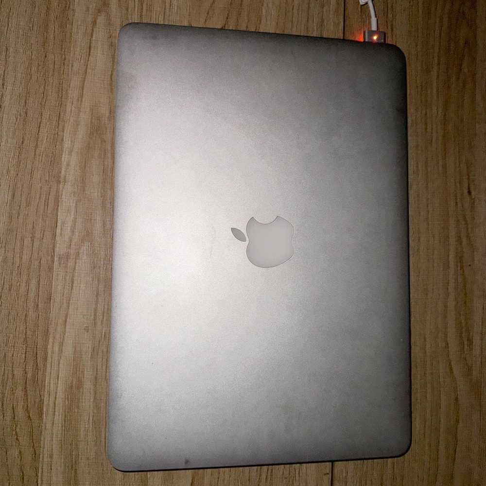 Apple Metallic Gray Laptop